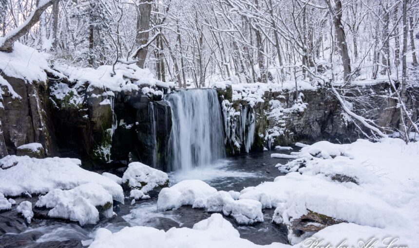 日本東北 冰雪物語 ・ 與你慢遊奧入瀨冬季限定的冰瀑仙境